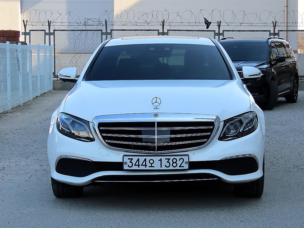 Mercedes Benz E class 2020 Blanco - Importación desde Corea - HF Imports Iquique - Foto 1