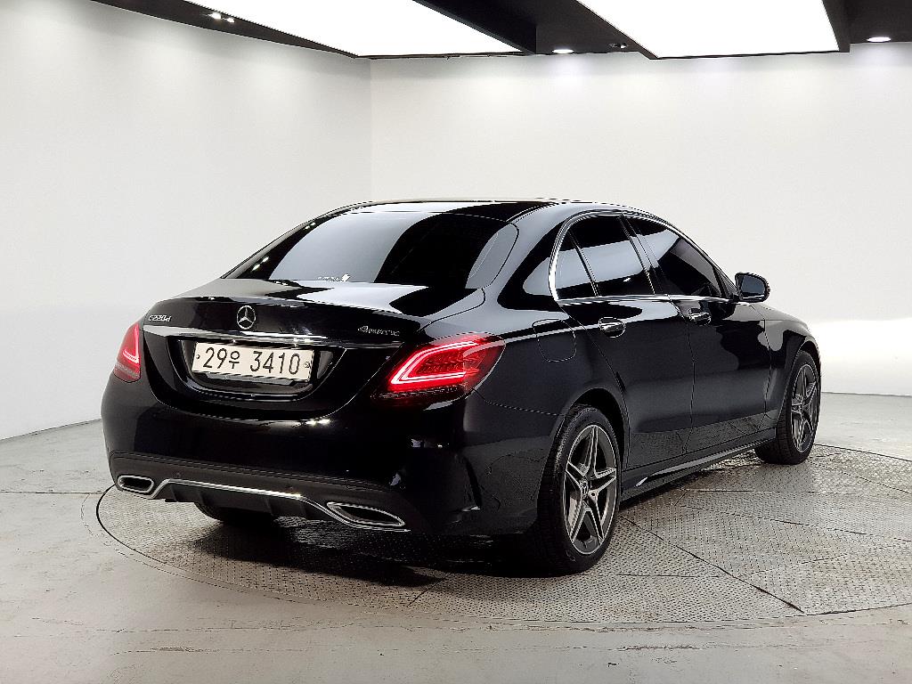 Mercedes Benz C Class - Vista 4