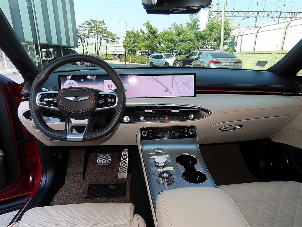 Genesis GV70 - Vista 7