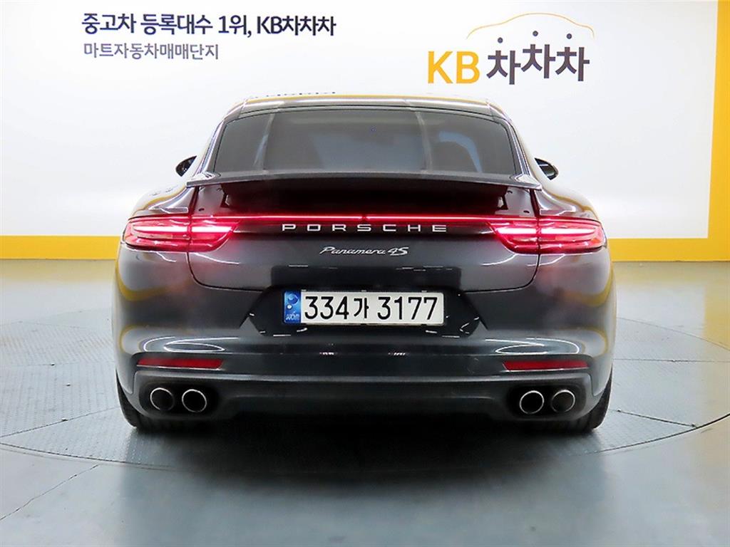 Porsche Panamera - Vista 3