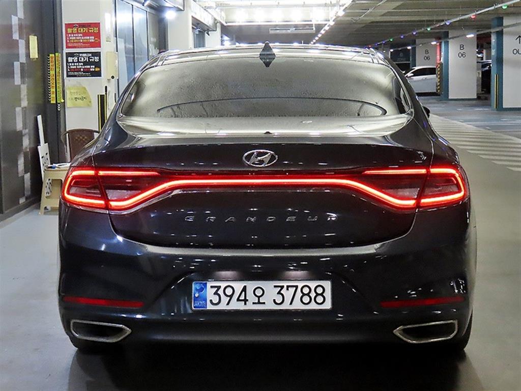 HYUNDAI Grandeur - Vista 5