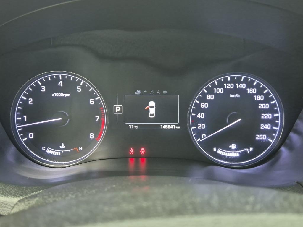 HYUNDAI Genesis - Vista 7