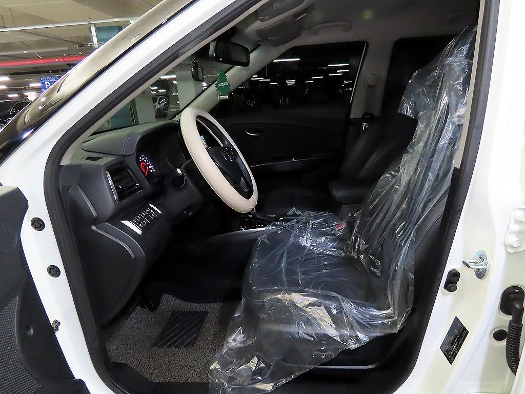 Ssangyong Tivoli - Vista 6