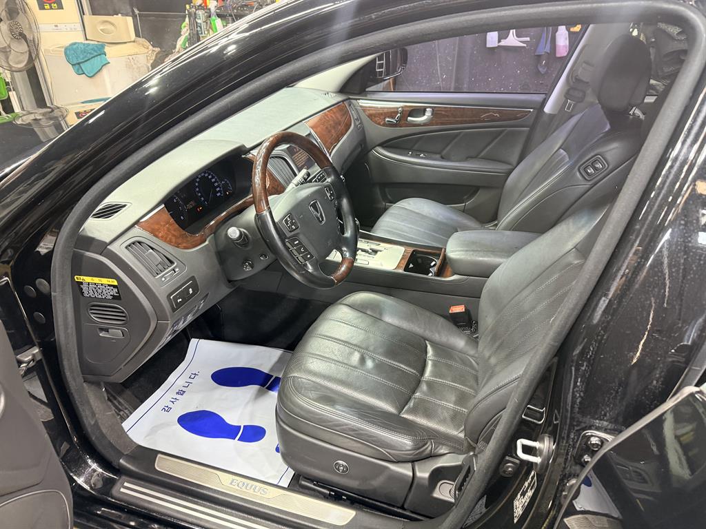 HYUNDAI Equus - Vista 11