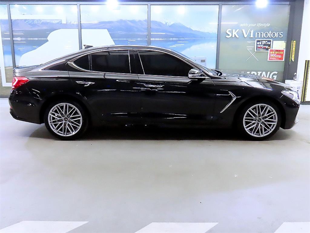 Genesis G70 - Vista 3