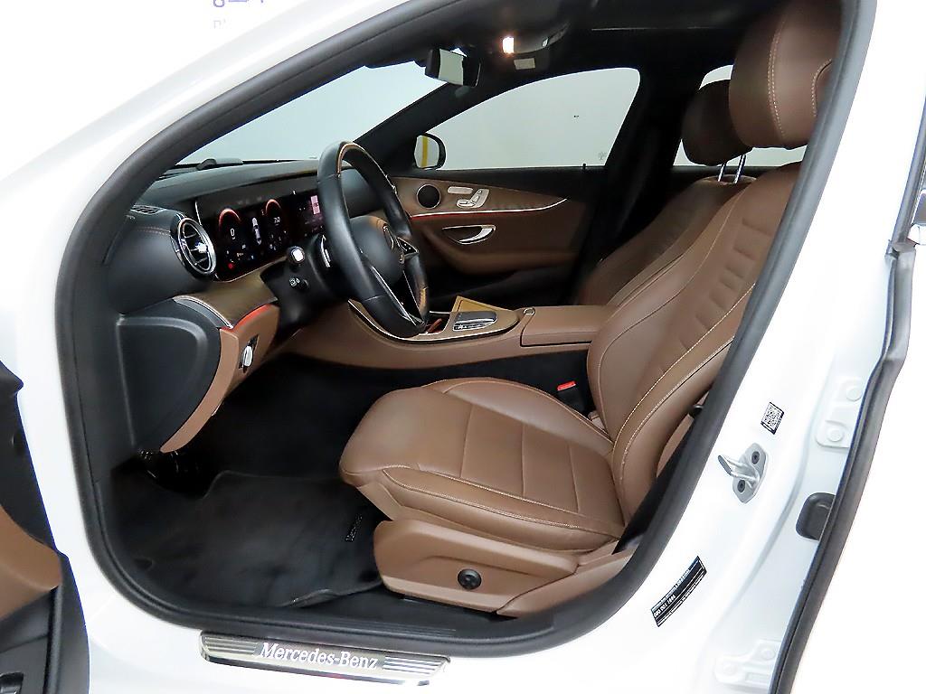 Mercedes Benz E class - Vista 5