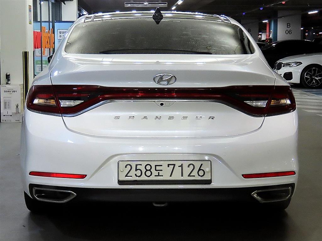 HYUNDAI Grandeur - Vista 4