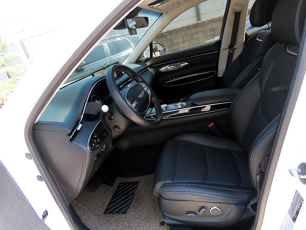 Genesis GV70 - Vista 5