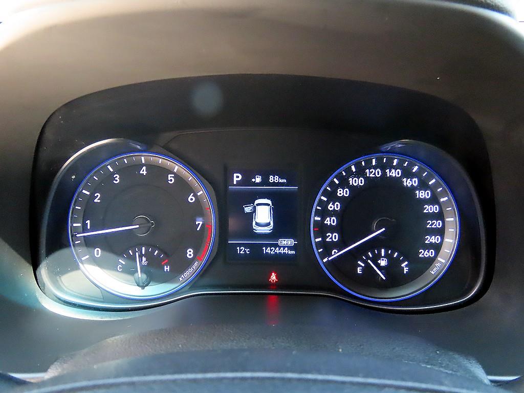 HYUNDAI Kona - Vista 9