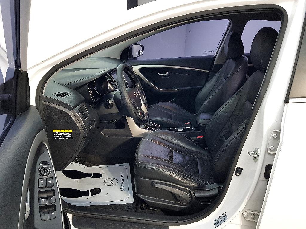 HYUNDAI i30 - Vista 8