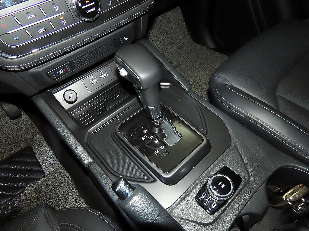 Ssangyong Rexton - Vista 12