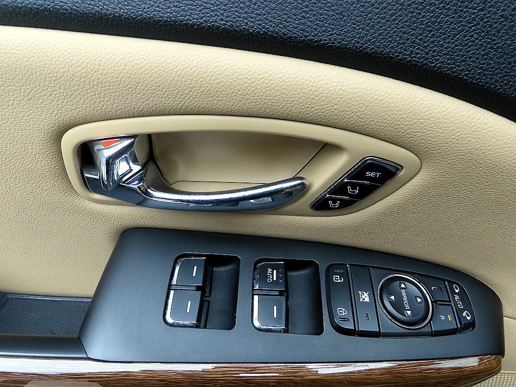 KIA Carnival - Vista 11