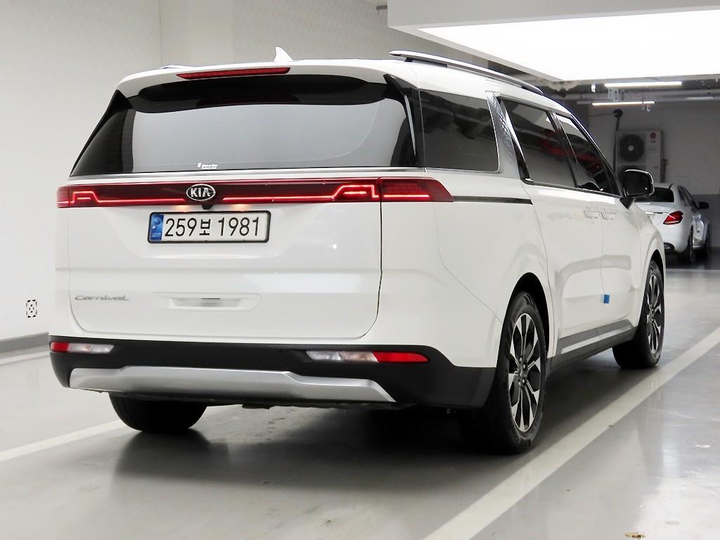 KIA Carnival - Vista 4