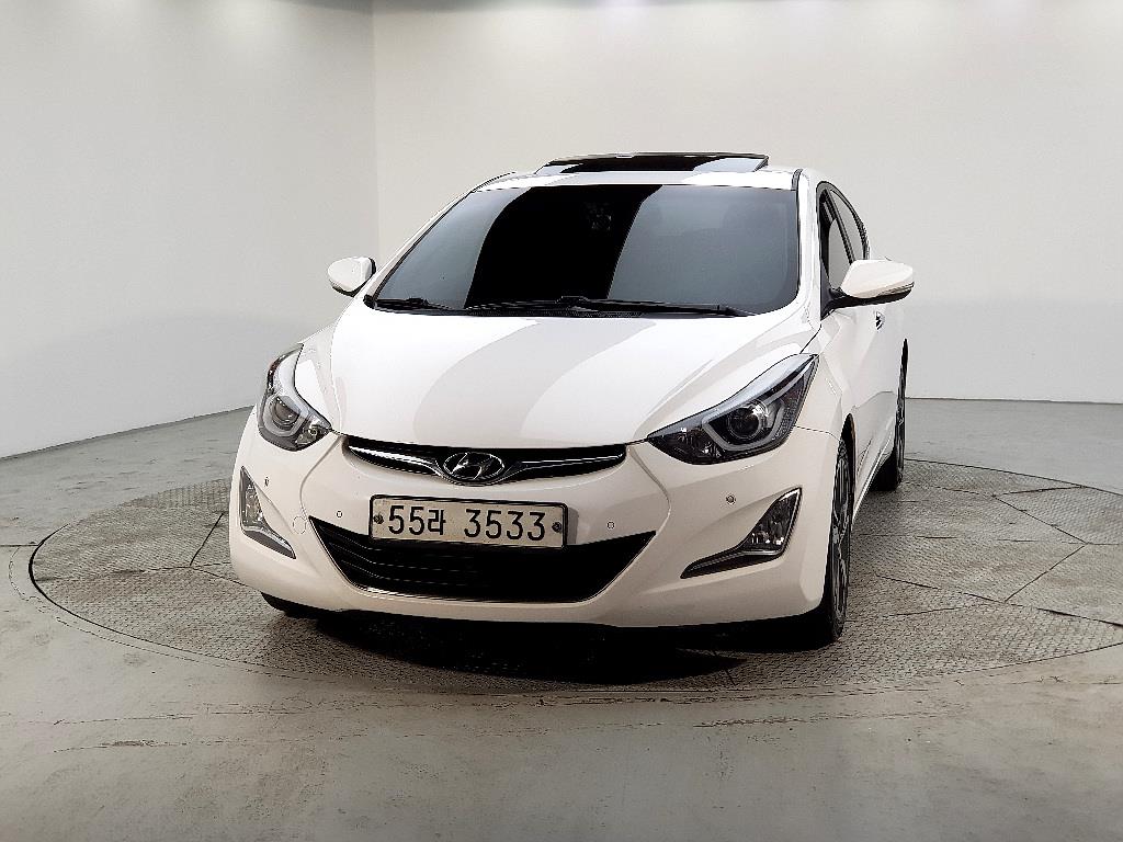 HYUNDAI Avante - Vista 2