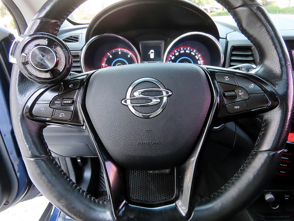 Ssangyong Tivoli - Vista 8