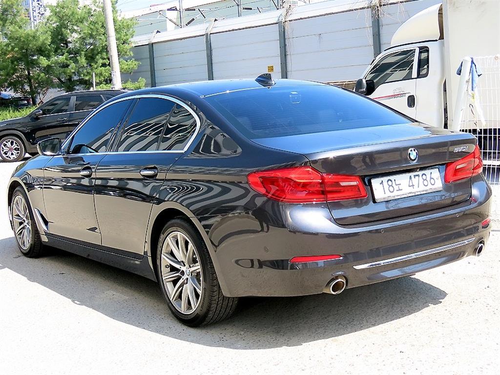 BMW 5 Series - Vista 3