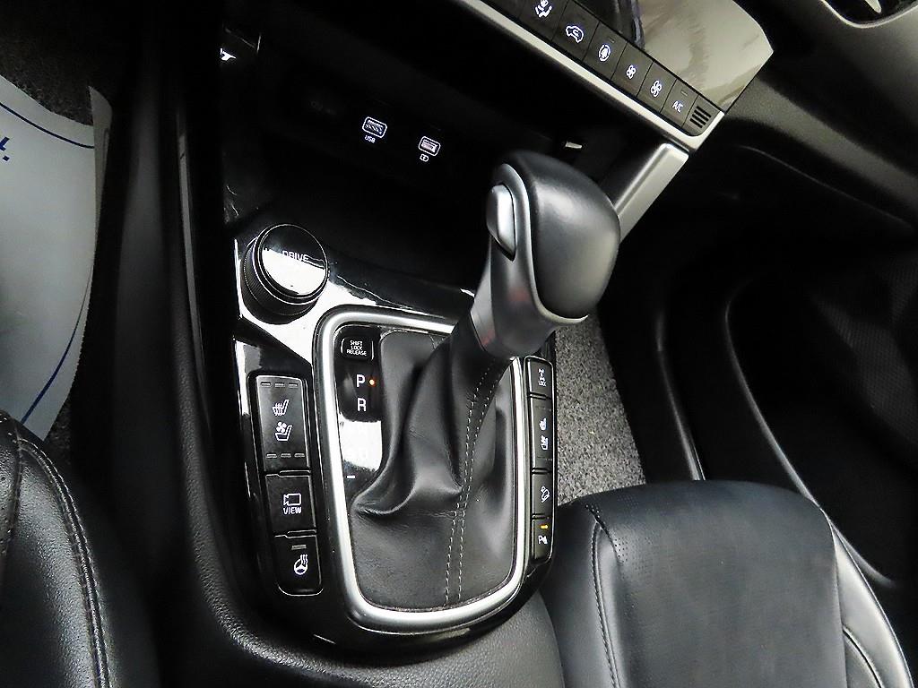 KIA Seltos - Vista 10