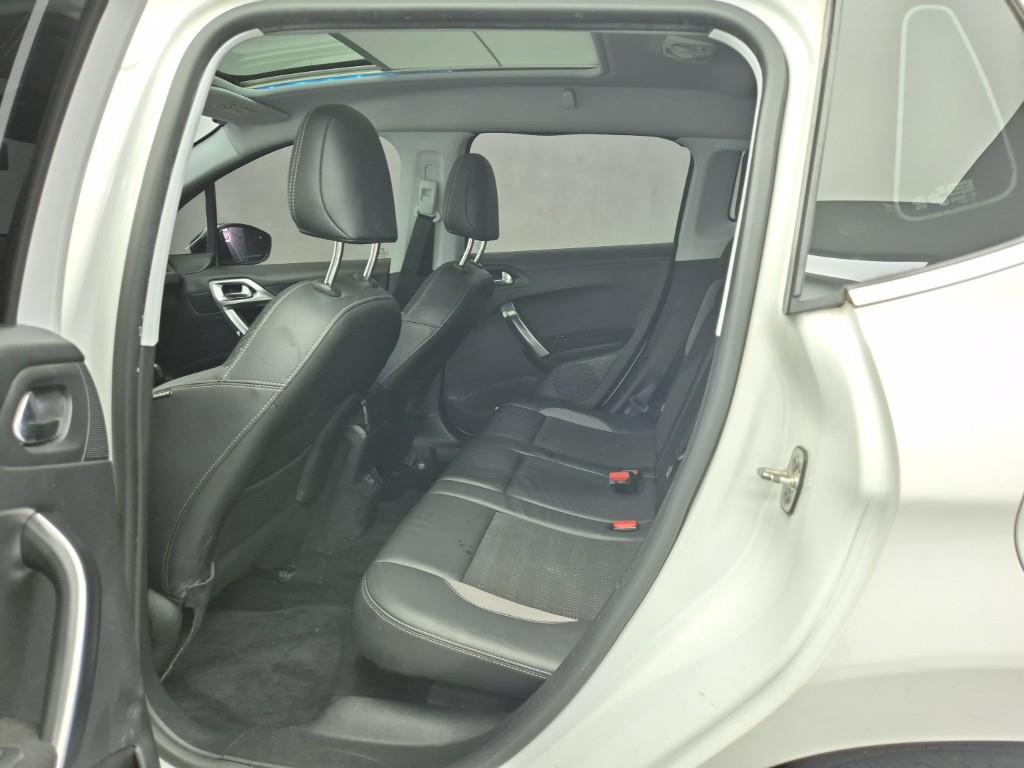 Peugeot 2008 - Vista 12