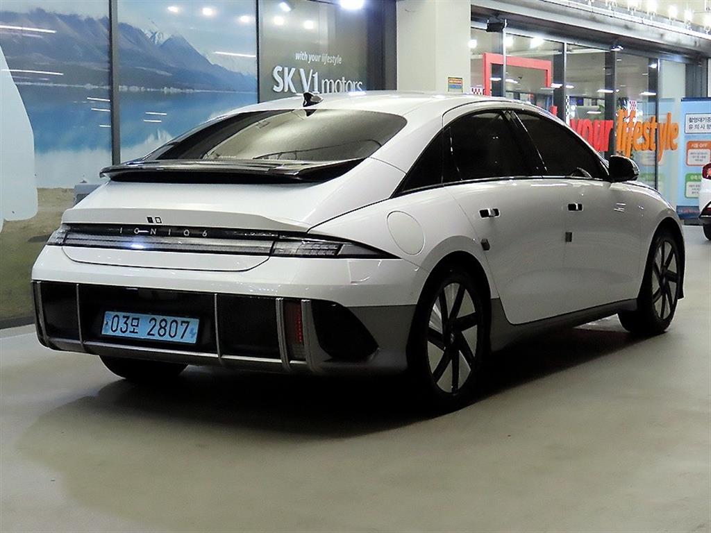 HYUNDAI Ioniq 6 - Vista 4