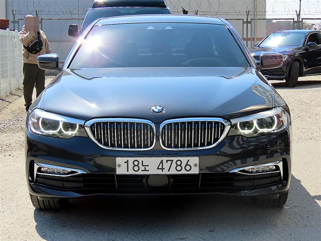 BMW 5 Series 2018 Gris - Importación desde Corea - HF Imports Iquique - Foto 1