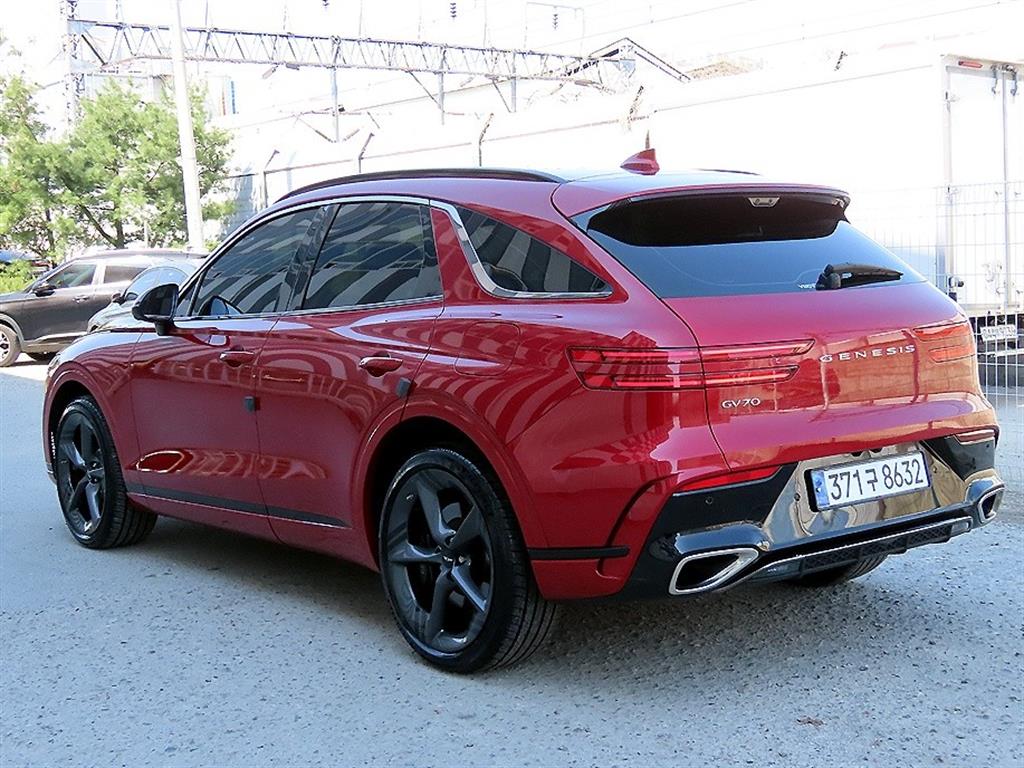 Genesis GV70 - Vista 3