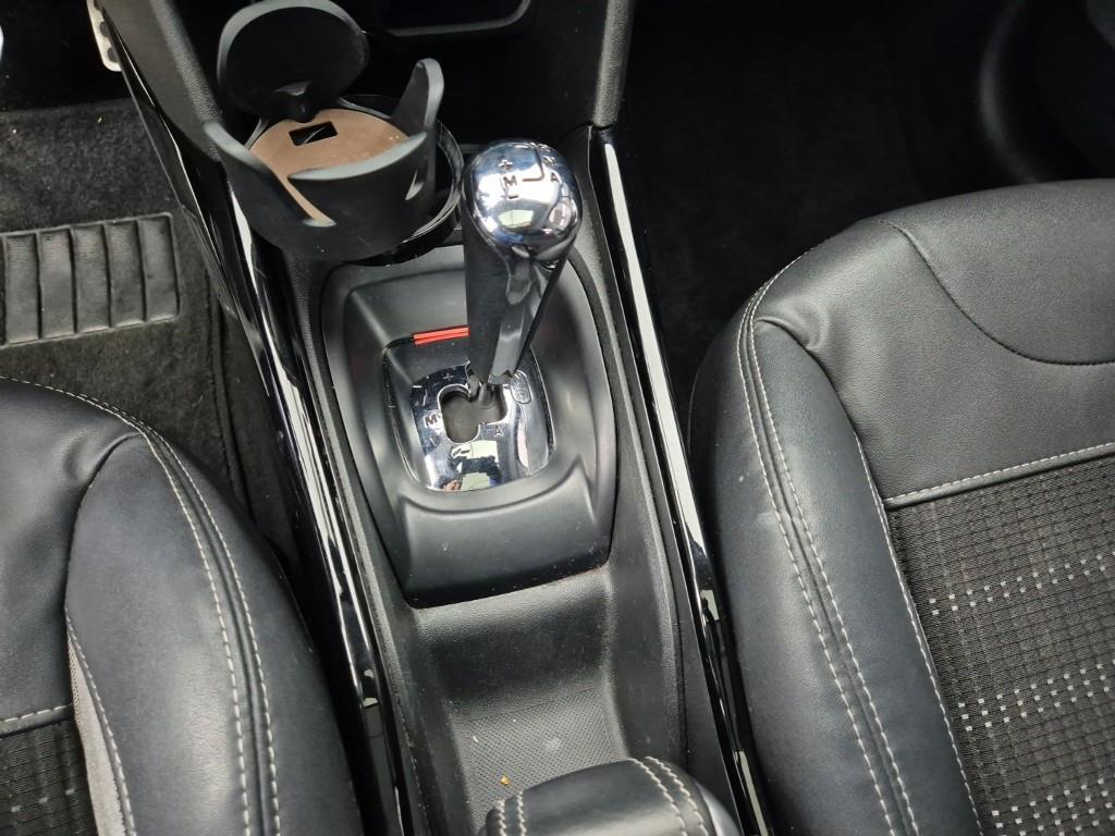 Peugeot 2008 - Vista 8