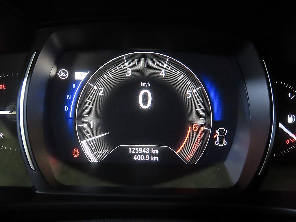 SAMSUNG QM6 - Vista 9