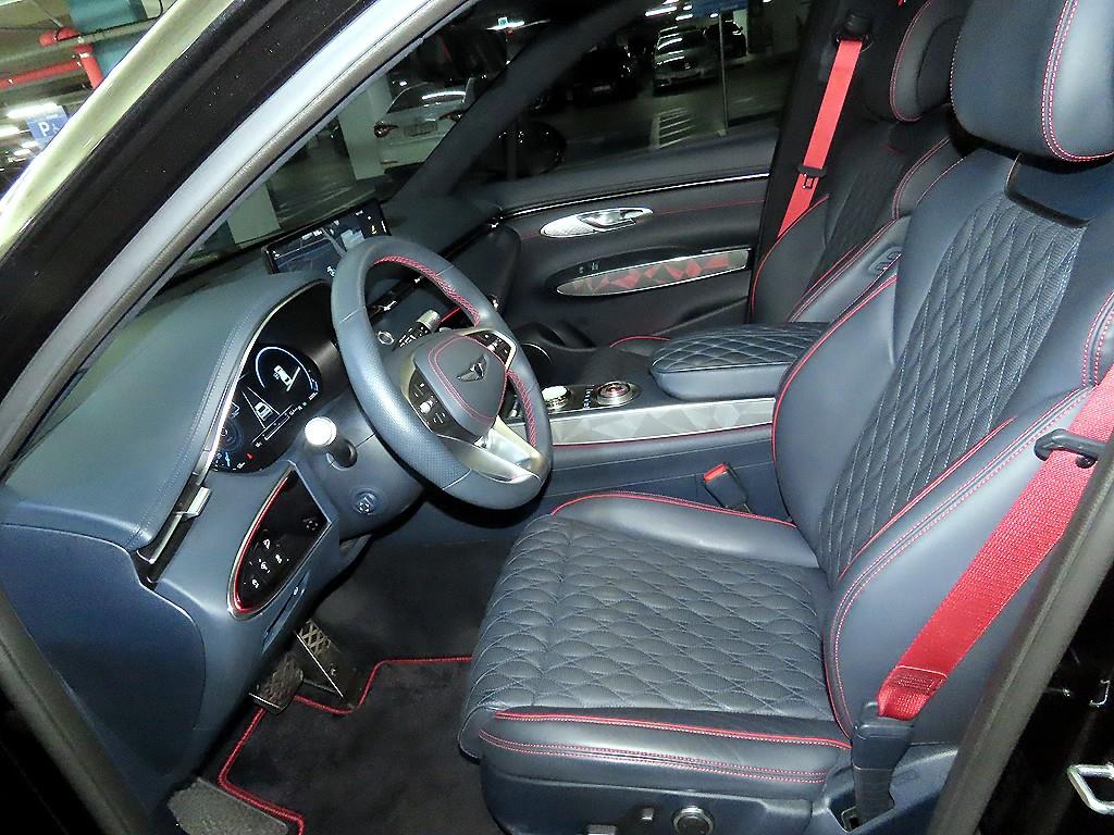 Genesis GV70 - Vista 6