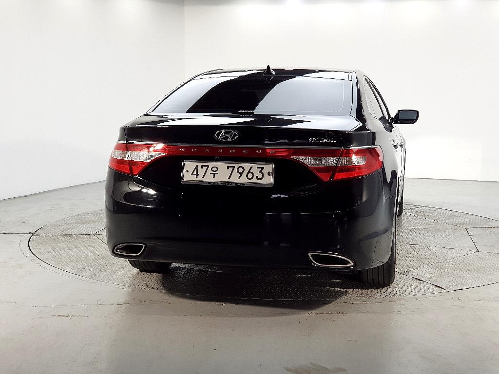 HYUNDAI Grandeur - Vista 3