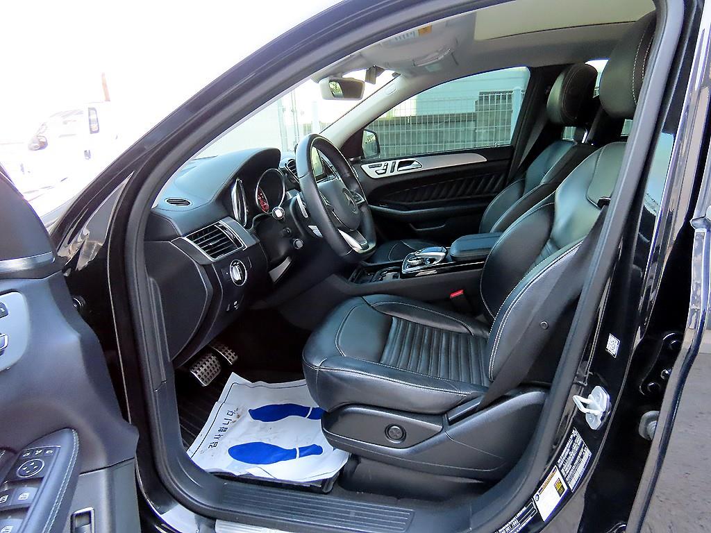 Mercedes Benz GLE Class - Vista 5