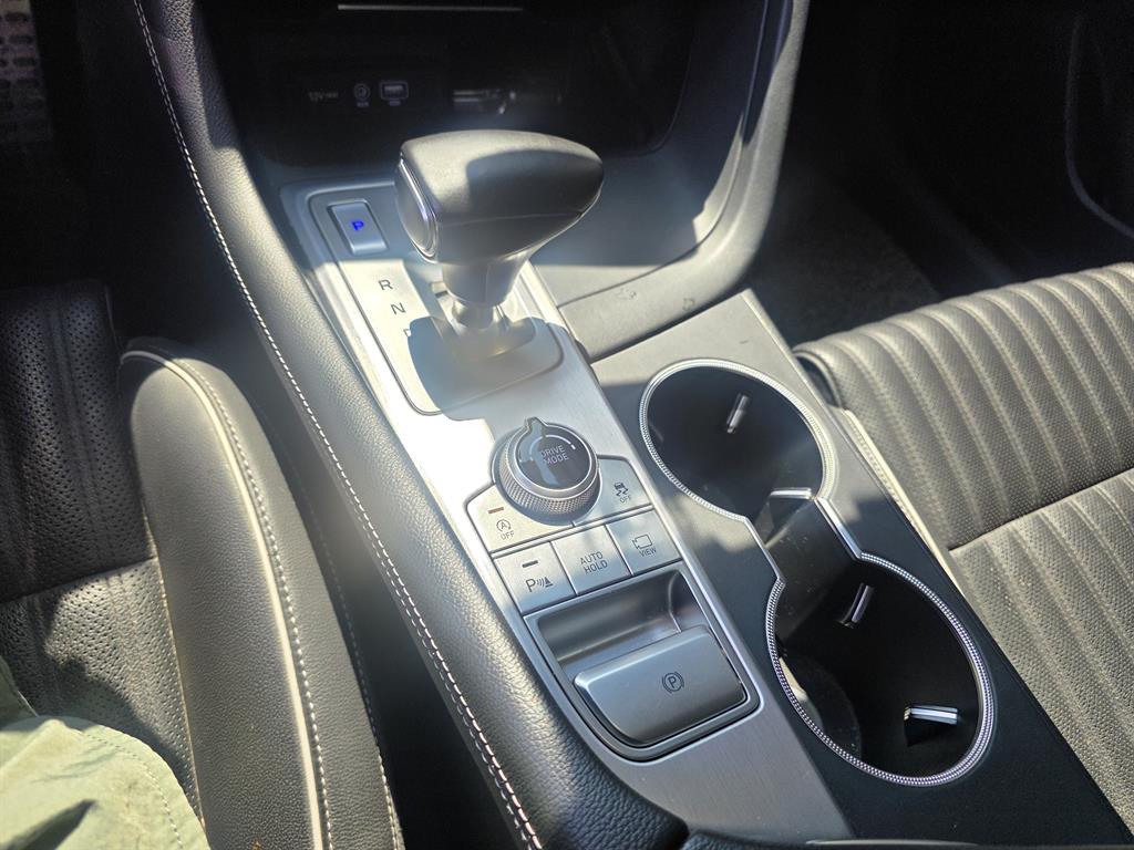 Genesis G70 - Vista 12