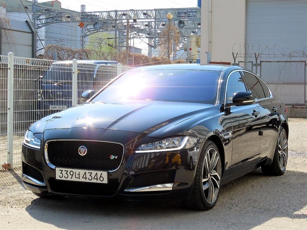 Jaguar XF - Vista 2