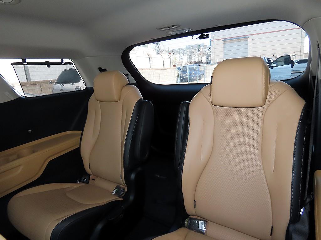 KIA Carnival - Vista 7