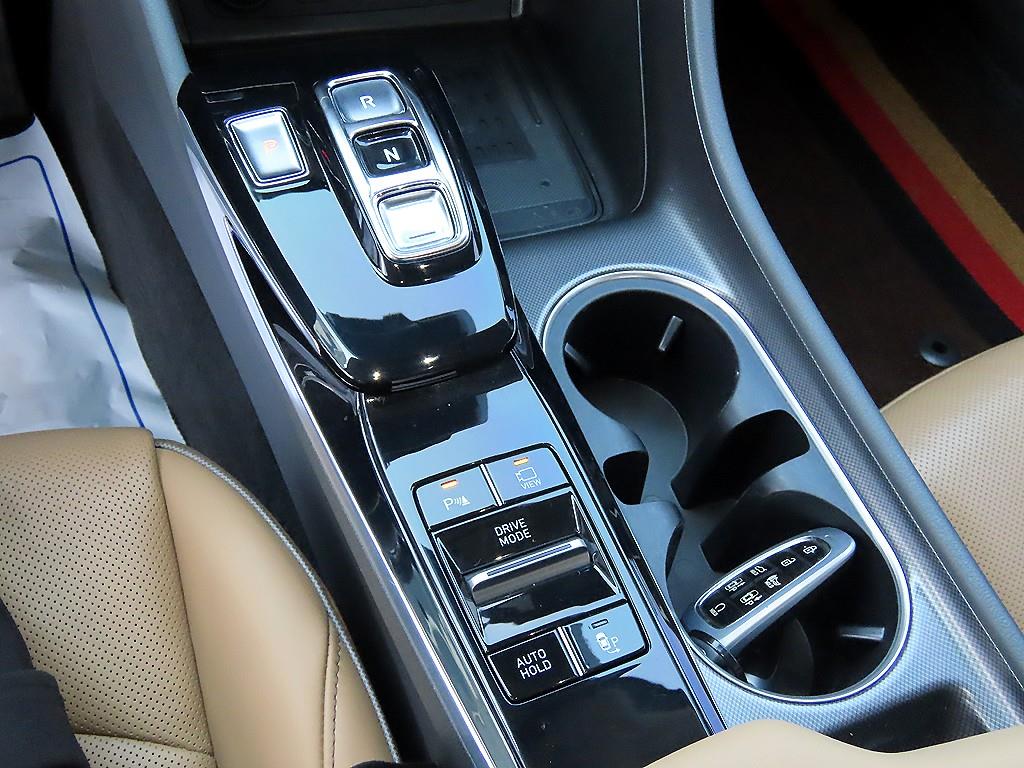 HYUNDAI Sonata - Vista 11