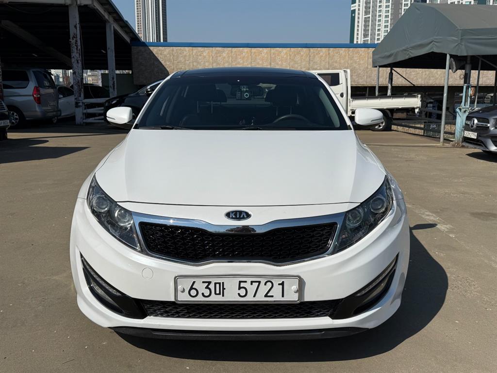 KIA K5 2012 Blanco - Importación desde Corea - HF Imports Iquique - Foto 1