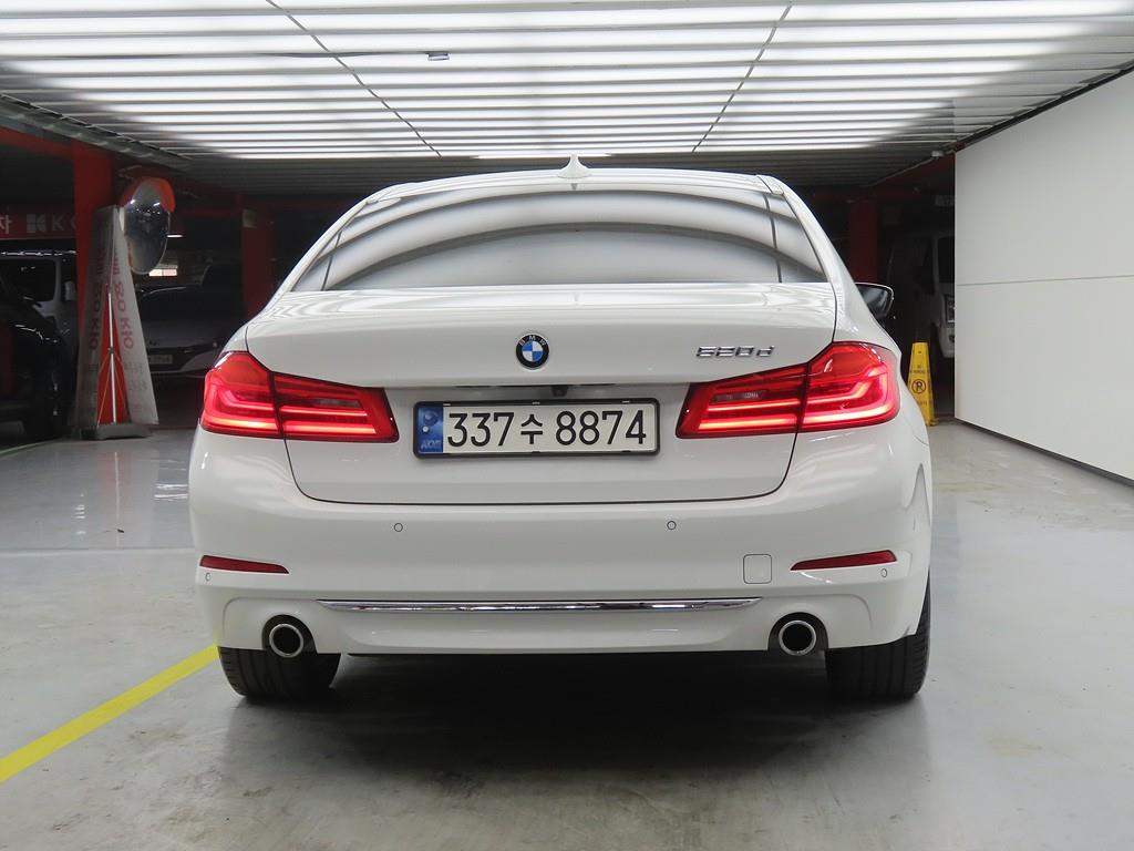 BMW 5 Series - Vista 3