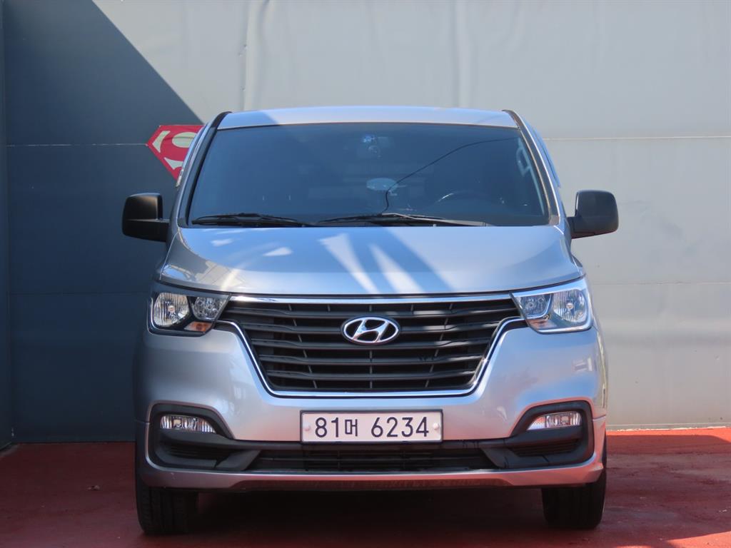 HYUNDAI Starex - Vista 3