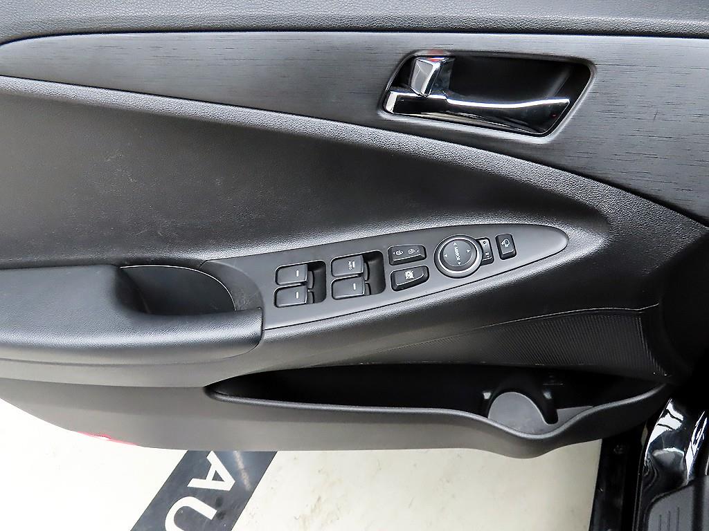 HYUNDAI Sonata - Vista 11