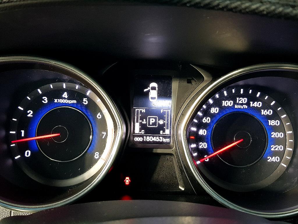 HYUNDAI Avante - Vista 7