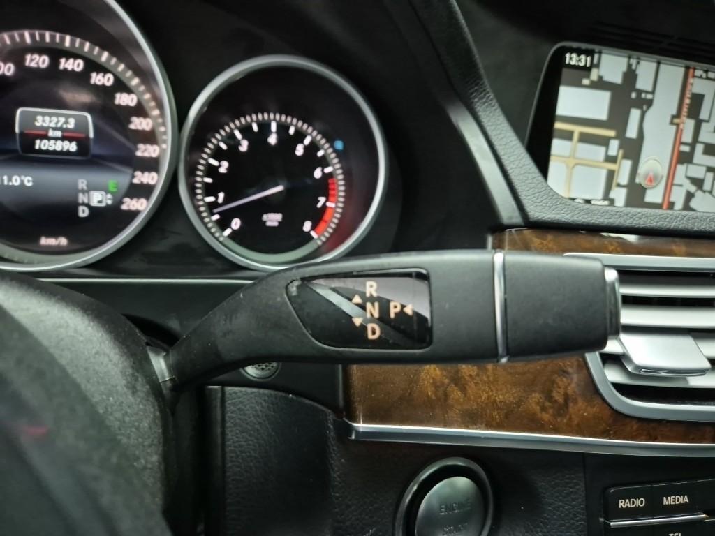 Mercedes Benz E class - Vista 8