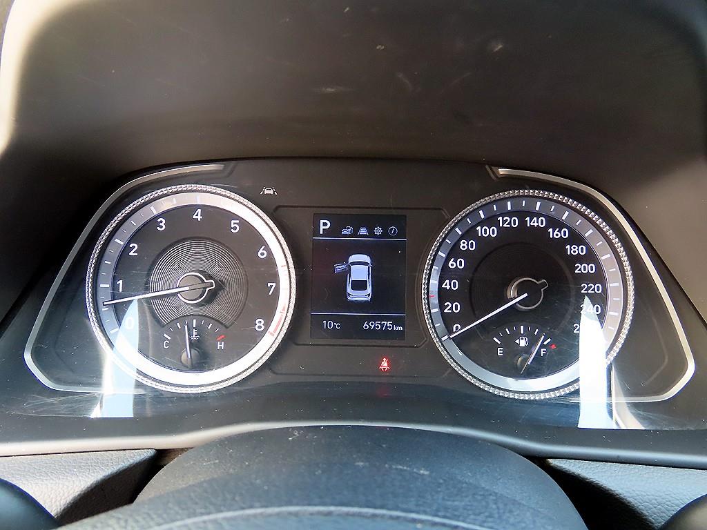 HYUNDAI Sonata - Vista 9