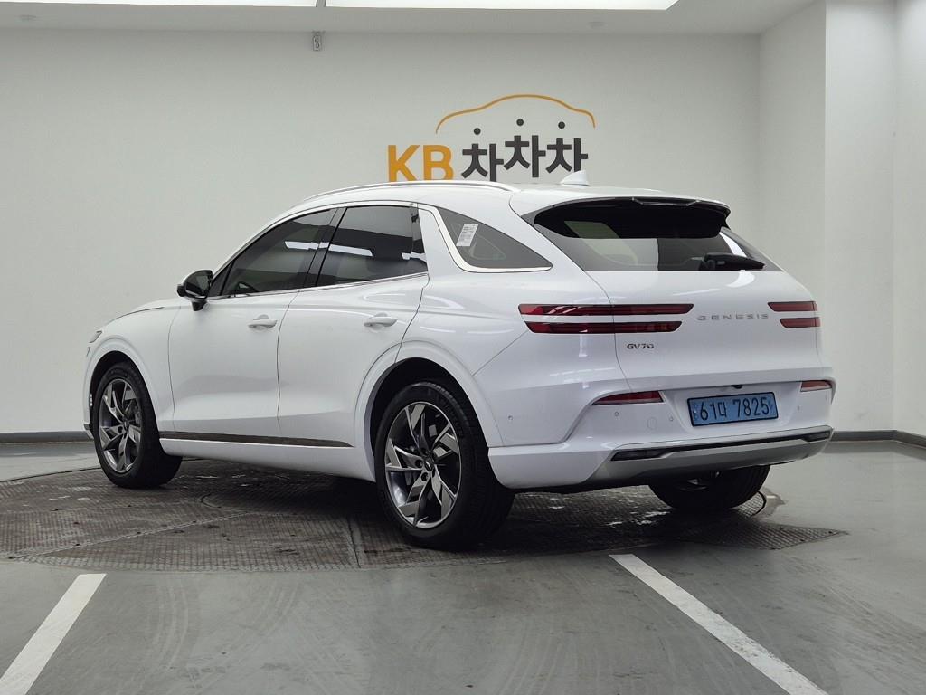 Genesis GV70 - Vista 3