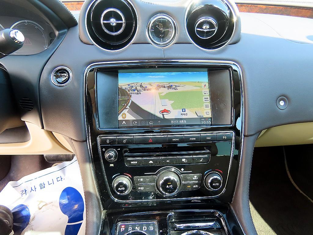 Jaguar XJ - Vista 11