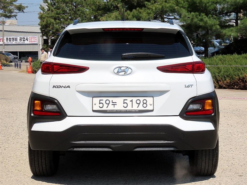 HYUNDAI Kona - Vista 4