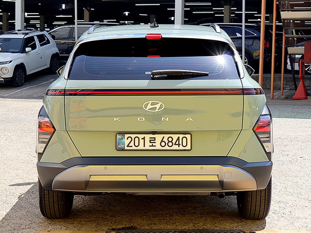 HYUNDAI Kona - Vista 5