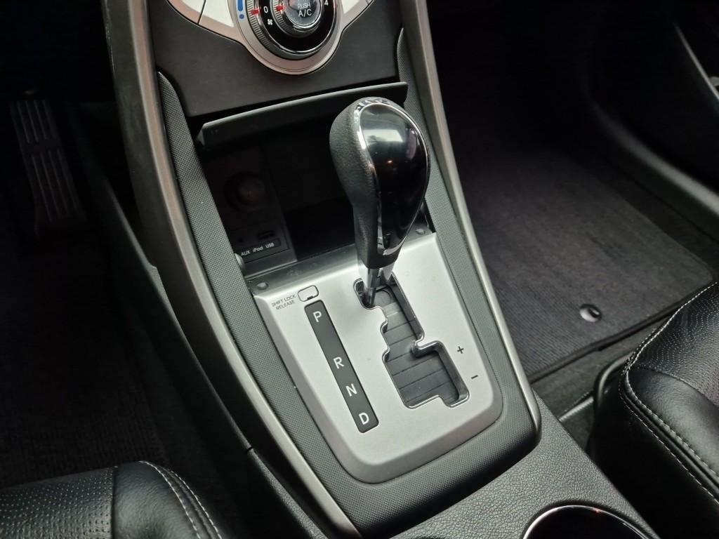 HYUNDAI Avante 2012 Blanco - Importación desde Corea - HF Imports Iquique - Foto 15