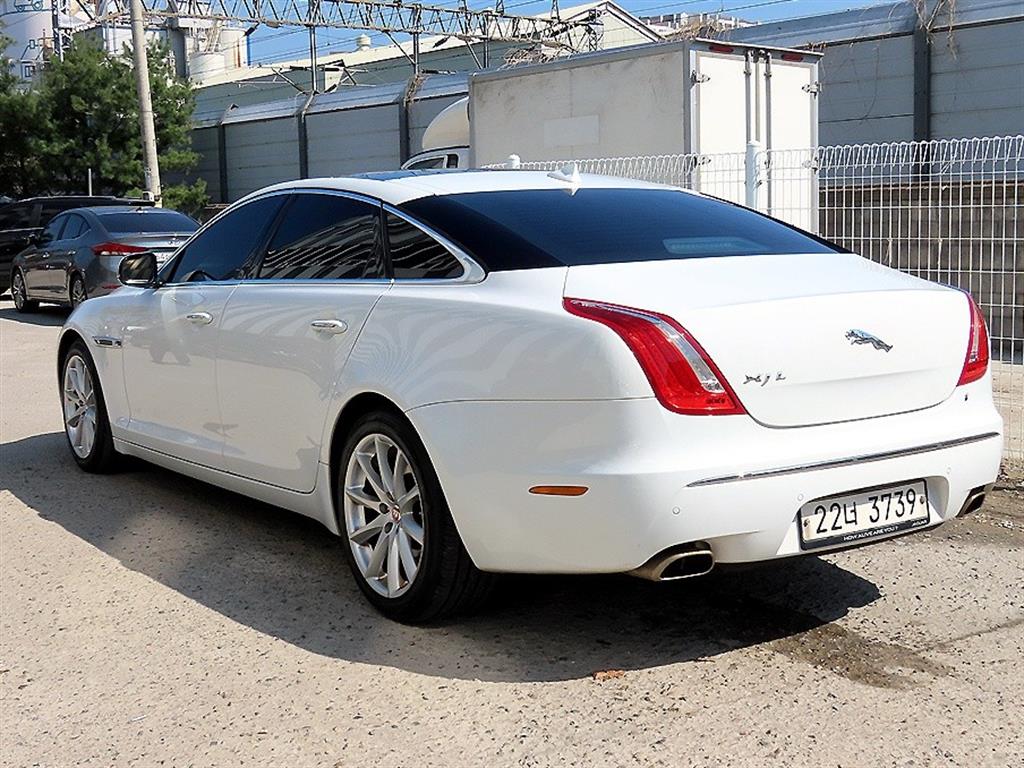 Jaguar XJ - Vista 3
