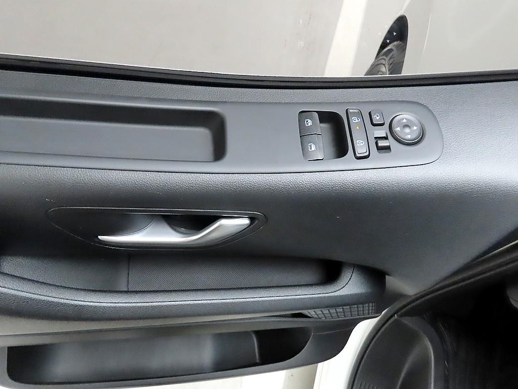 HYUNDAI Staria - Vista 11