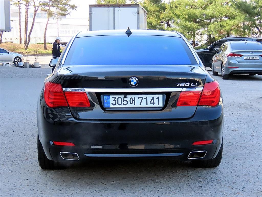 BMW 7 Series - Vista 4