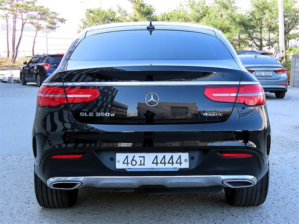 Mercedes Benz GLE Class - Vista 4